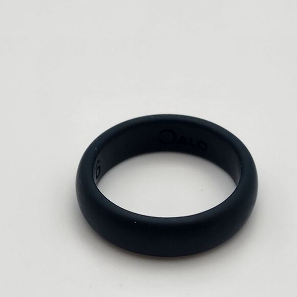 Qalo Navy Blue Silicone Ring (6) - Picture 6 of 6